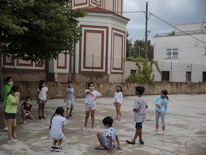 Un grupo de niños en unas actividades de ocio educativo, en una imagen de archivo.