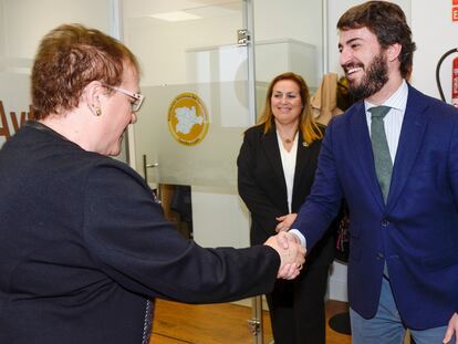 El vicepresidente de la Junta de Castilla y León, Juan García-Gallardo, este martes en la Asociación de Víctimas del Terrorismo de Castilla y León, en Valladolid.