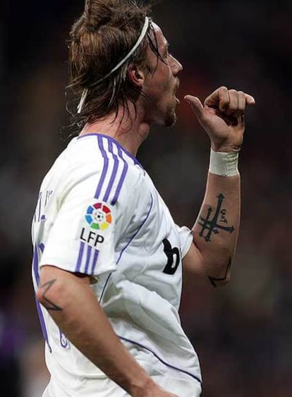 Guti, tras su gol.