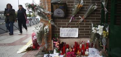 Entrada a la urbanización de Alcorcón onde vive Teresa Romero.