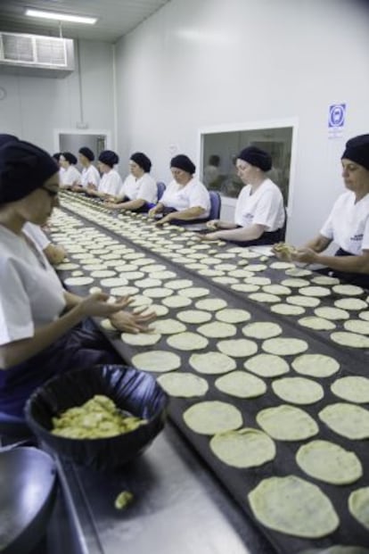 Las labradoras de tortas de Inés Rosales.