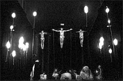 Escena de la crucifixión en la Pasión de Casarabonela.