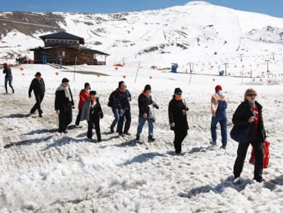 Un grupo de turistas rusos en Sierra Nevada.