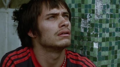 Gael García Bernal, en un fotograma de 'Amores perros'.