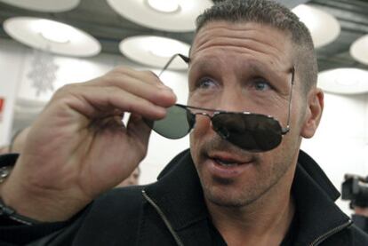 Simeone, ayer a su llegada a Madrid.