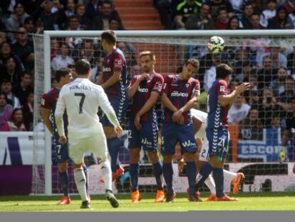 Cristiano marca el primer davant l'Eibar.