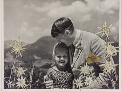 Fotografia cedida na quarta-feira pela casa de leilões de peças históricas Alexander mostrando Adolf Hitler com a menina judia Rosa Bernile Nienau.