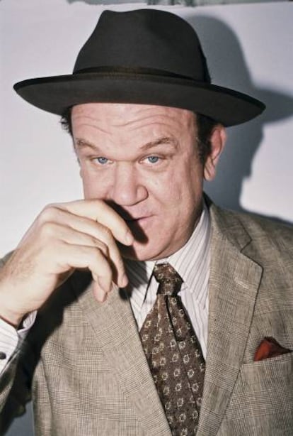 John C. Reilly posa para ICON vestido con sus mejores galas. Y eso que, al principio, no quería dejarse fotografiar. Menos mal que cambió de opinión.