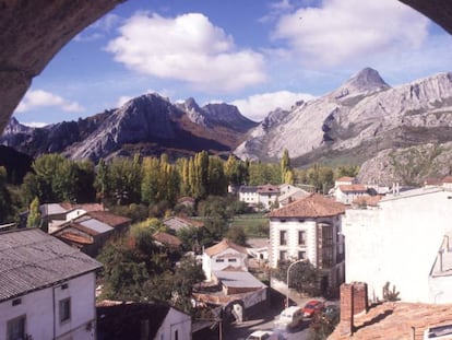 Riaño en 1986 en vísperas de su destrucción.