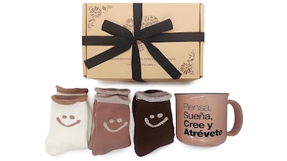 Pack regalo de calcetines y taza con mensaje