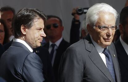 El presidente italiano Sergio Mattarella y el primer ministro Giuseppe Conte en un acto el pasado 14 de agosto.