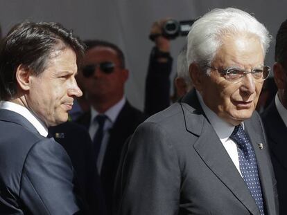 El presidente italiano Sergio Mattarella y el primer ministro Giuseppe Conte en un acto el pasado 14 de agosto.