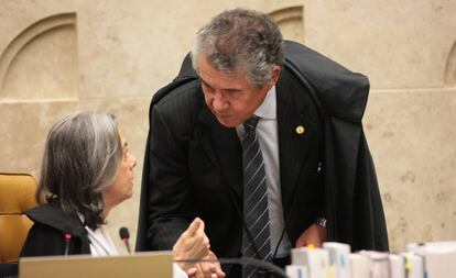 Ministra Cármen Lúcia e ministro Marco Aurélio durante sessão do STF.