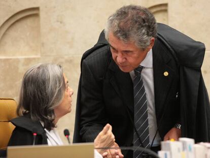 Ministra Cármen Lúcia e ministro Marco Aurélio durante sessão do STF.