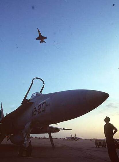 Un avión F-18, en la base de Torrejón de Ardoz (Madrid).