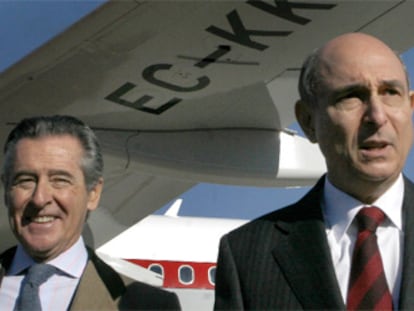 Miguel Blesa (izquierda) y Fernando Conte, en diciembre pasado durante un acto del 80º aniversario de Iberia.