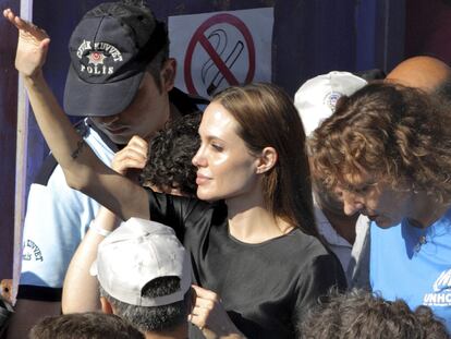 Angelina Jolie, en el aeropuerto de Hatay (Turquía).