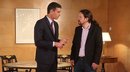 Reunión entre Pedro Sánchez y Pablo Iglesias para buscar un acuerdo de gobierno este martes en el Congreso.