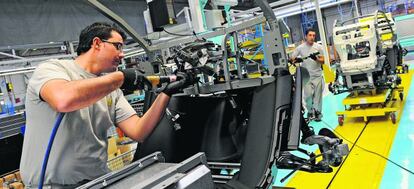 Empleados de la f&aacute;brica de Renault en Valladolid