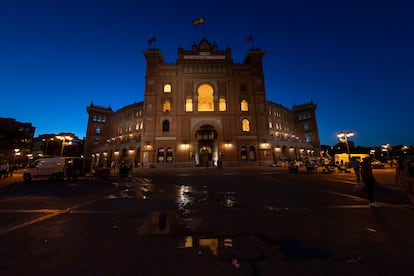 Fachada principal de la plaza de toros de Las Ventas.