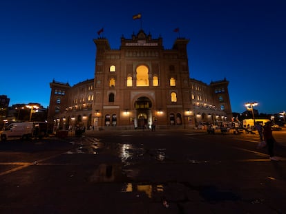 Fachada principal de la plaza de toros de Las Ventas.