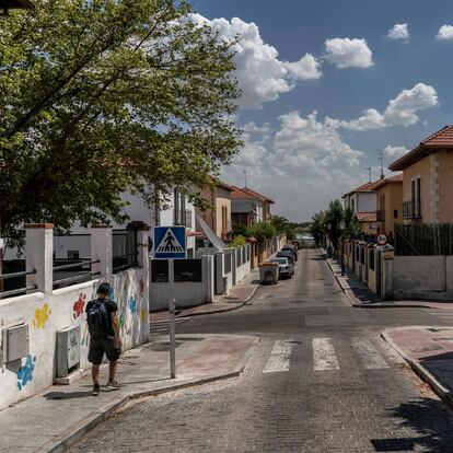 Colonia de los Ferroviarios en el barrio de Puerta del Angel, Madrid.