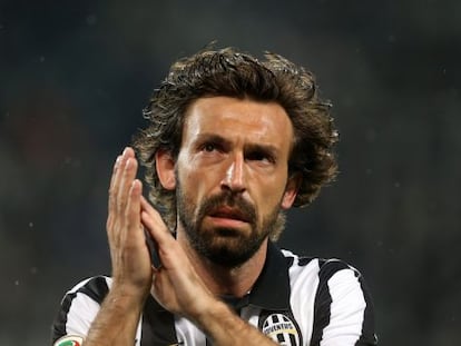 Pirlo, en un partido ante la Fiorentina.