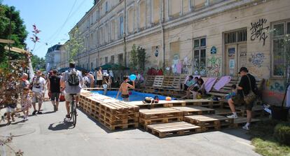 Piscina temporal construida por StudioBasar en Bucarest en 2014.