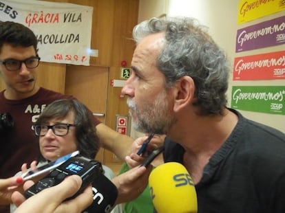 Willy Toledo fent declaracions als mitjans.