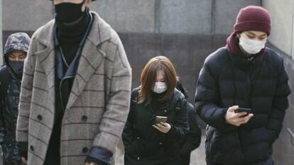 La mascarilla es ya parte del paisaje urbano y sociológico en todo el mundo.