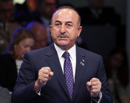 El ministro turco de Defensa, Mevlut Cavusoglu, asiste al foro 'Nato Engage' celebrado en el marco de la cumbre de jefes de estado de la OTAN en Bruselas, el 11 de julio de 2018.  