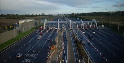 Autopista de peaje en Irlanda.