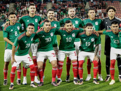Los jugadores de la selección mexicana antes del amistoso contra Suecia, este miércoles en Girona, España.