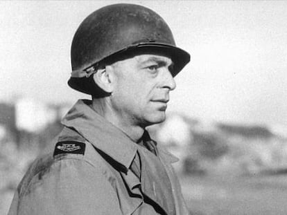 Ed Kennedy el 1 de marzo de 1944, tras asistir a la Batalla de Anzio (Italia).
