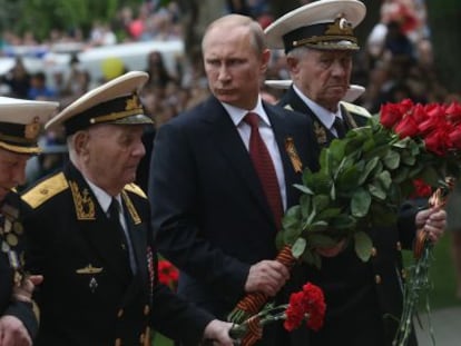 El presidente ruso, Vlad&iacute;mir Putin, durante la conmemoraci&oacute;n del D&iacute;a de la Victoria en Sebastopol. 