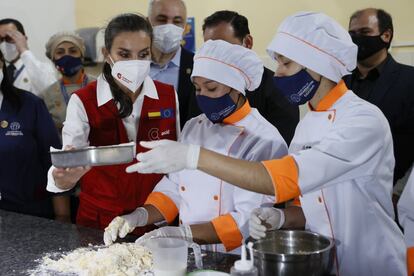 Ha llegado a Asunción para poner de relieve la importante labor que realiza la cooperación española, especialmente en materia de salud, educación y empoderamiento de la mujer, en la que es una de las citas más importantes de la agenda en solitario de la consorte.