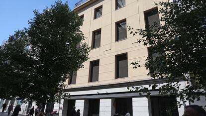 DVD 1211.Madrid, 29/04/2024.Fachada del edificio en el que se inauguró el primera Zara de España fuera de A Coruña en la c/ Carretas, 6/Pablo Monge