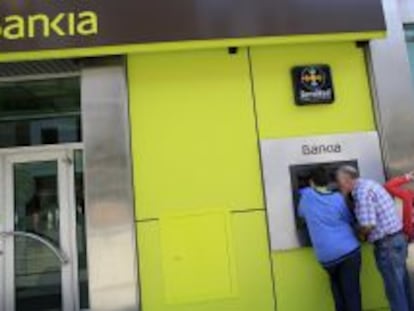 Fachada de una oficina de Bankia