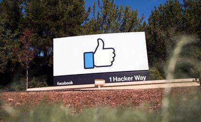 Outdoor na sede do Facebook, Menlo Park, California. Foto de novembro de 2016.