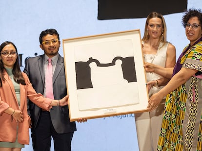 El premio a la mejor cobertura multimedia ha recaído sobre 'Ciudad sin agua, un pueblo contra el gigante de Concreto', publicado por N+Focus. Reciben el reconocimiento Jennifer González Posadas y Alejandro Melgoza Rocha.