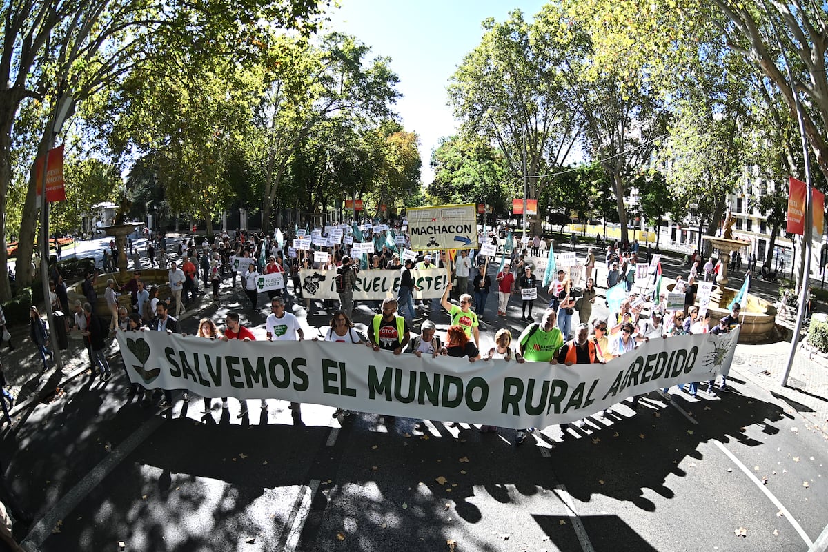 La España rural se hace escuchar en Madrid: “A nuestros pueblos solo llegan los desechos”