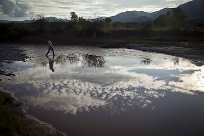 Un tramo del río Sonora en la comunidad de Aconchi. Hace 10 años el derrame de 40.000 metros cúbicos de desechos tóxicos en los ríos Bacanuchi y Sonora provocó la mayor catástrofe de la minería en México.