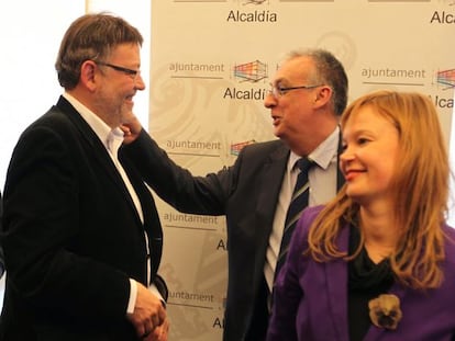 Ximo Puig, Agustín Navarro y Leire Pajín, en Benidorm.
