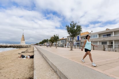 Primera línea de playa de el barrio de El Molinar, en Palma (Mallorca).Francisco Ubilla