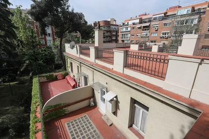 Cada apartamento tendrá una terraza y partes de las cubiertas del edificio se usarán también para instalar paneles solares.