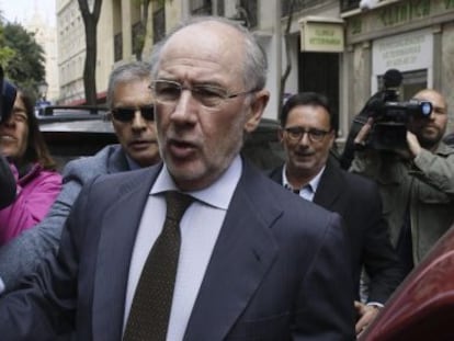 El exvicepresidente del Gobierno y expresidente de Bankia Rodrigo Rato, a su salida, el mi&eacute;rcoles, de su despacho.