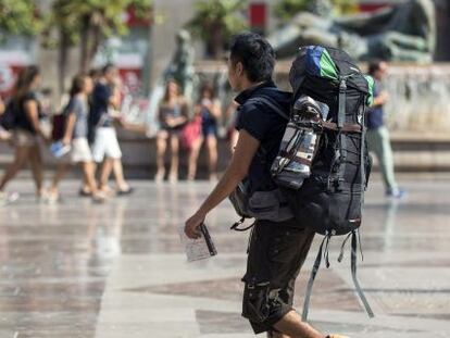 España podría cerrar 2016 con 74 millones de turistas