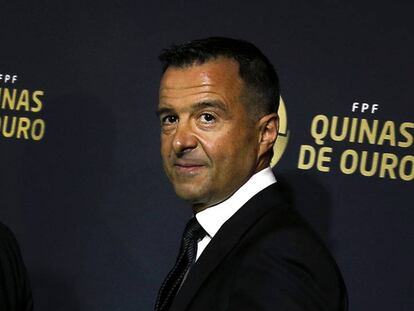 Jorge Mendes, ao receber um prêmio.