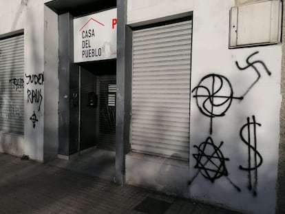 Pintadas en la Sede del PSOE de Burgos