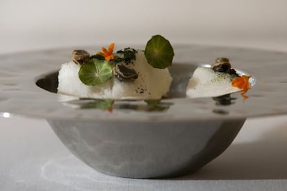 Sopa yódica, uno de los platos de Ángel León.